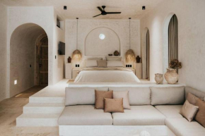 DESIGN CASA SANDALO with private pool and lounge